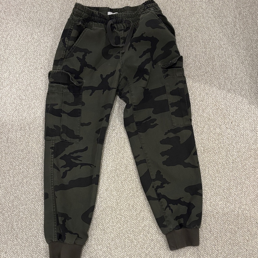 TNA Camouflage Joggers - Black and Green